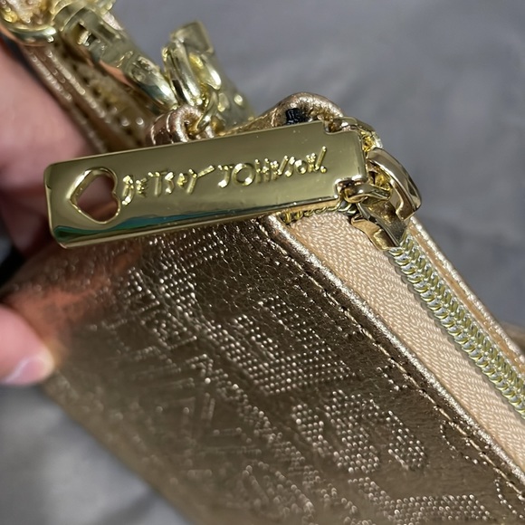 NWT Betsey Johnson Phone Charging Purse - Picture 11 of 13